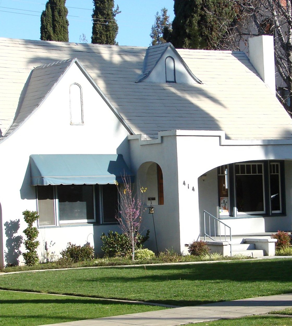 Stucco homes on a residential street in Hawthorne, CA
